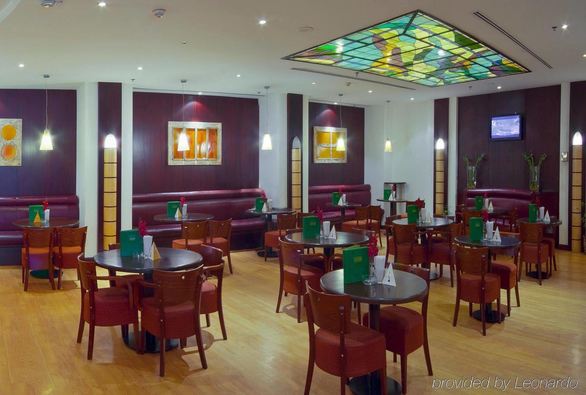 Holiday Inn Al Salam Jeddah Restaurant foto